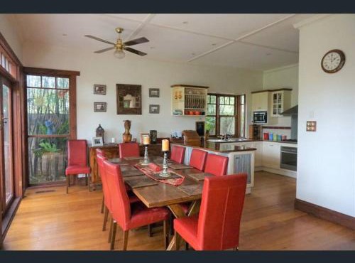 Contemporary & Elegant 1920's Period House by My Lodgingfy International