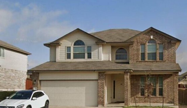 Contemporary family-friendly 4-bedroom home in Killeen, located near Fort Hood!
