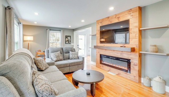 Contemporary Family Home Near Cherokee Lake!