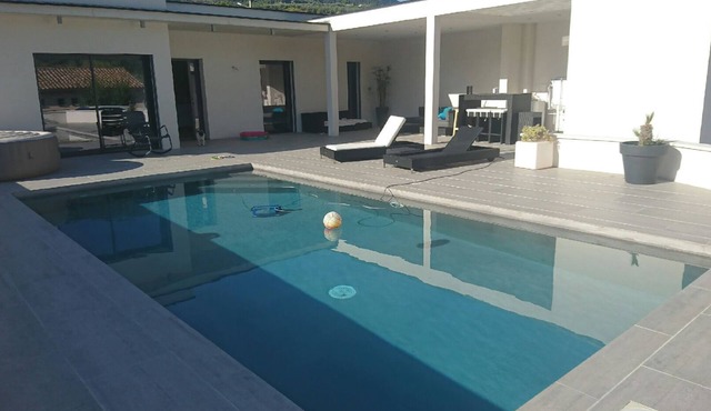 Contemporary air-conditioned villa with pool