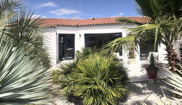 Contemporary haven of peace 4 kms from the Vieux Port