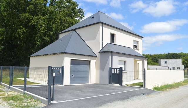 Contemporary house in Vildé guingalan 5 km from Dinan P M R from 2 to 10 people
