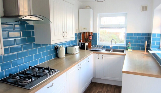 Contemporary Home in Friendly Easton - Free Parking