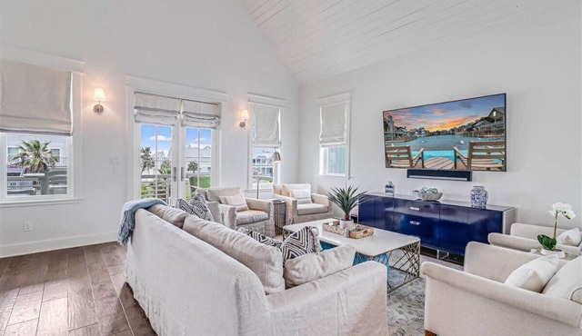 Contemporary Home@Cinnamon Shore w/Private Dune Crossovers, Pools+More!