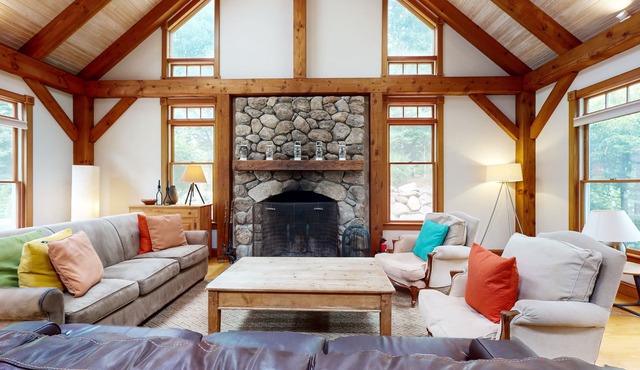 Contemporary Home w/Private Hot Tub, Deck, Game Room & Shared Dock Access