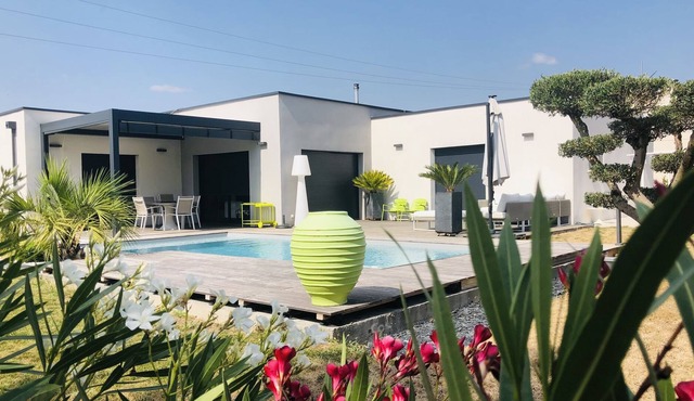 Contemporary house for 6 people in the countryside 8 minutes from Albi.