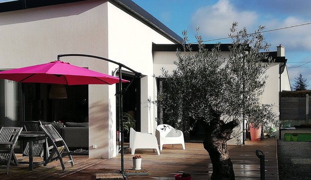 Contemporary house, on one level... ideal for 4 people.