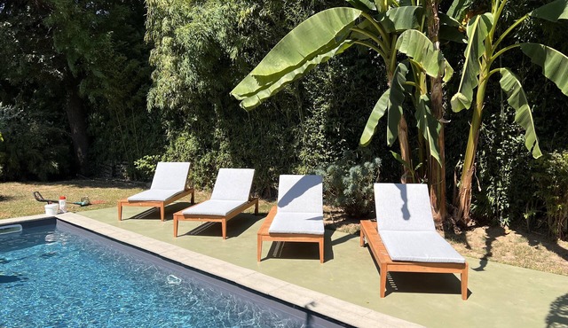 Contemporary house with pool close to beaches and shops