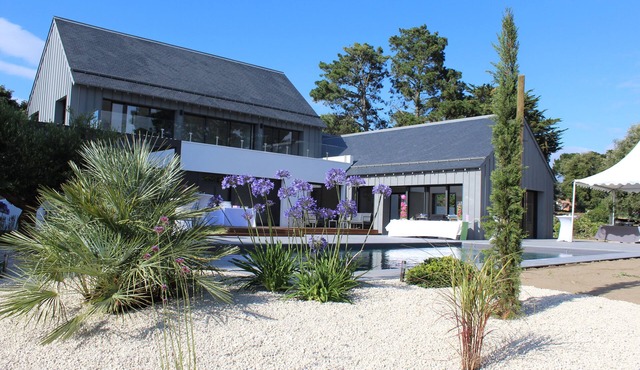 CONTEMPORARY HOUSE WITH HEATED POOL 150M FROM THE BEACH - 14 PEOPLE