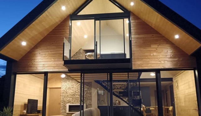 Contemporary house with breathtaking views and spa. Up in paradise