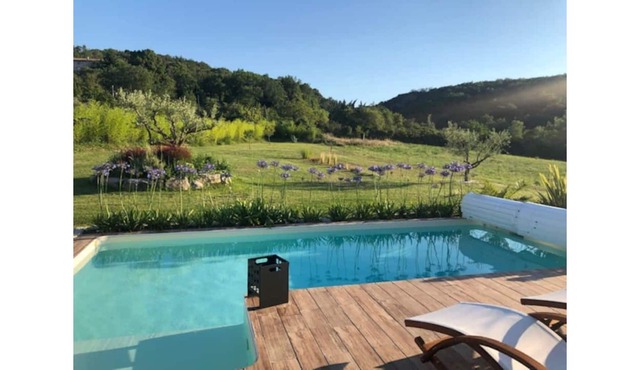 Contemporary house with swimming pool