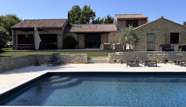 Contemporary house with swimming pool