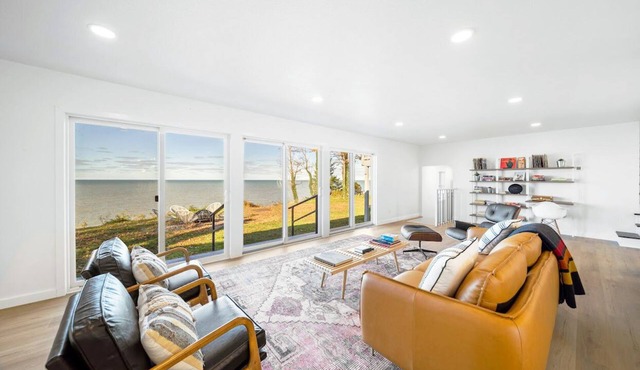 Contemporary Lake Home with Breathtaking Sunrise and Sunset Views