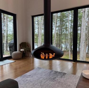 Contemporary Lakehouse in Lakeville