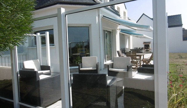 Contemporary Large House (10-12) 500m Kerhillio Beach