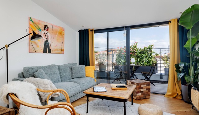 Contemporary Loft with Terrace and Air Conditioning Steps from Central Bordeaux