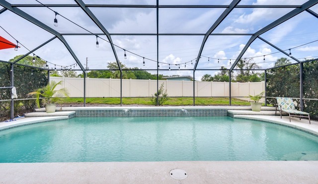 Contemporary Lutz Home: Private Pool, Pet Friendly