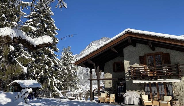 Contemporary luxury chalet with heat pool, hot-tub in a stunning alpine location