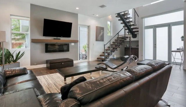Contemporary Modern Luxury Tampa Home With Rooftop Terrace BRAND NEW pool with spa