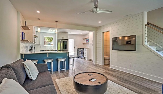 Contemporary Mount Pleasant Townhome Near Coast!