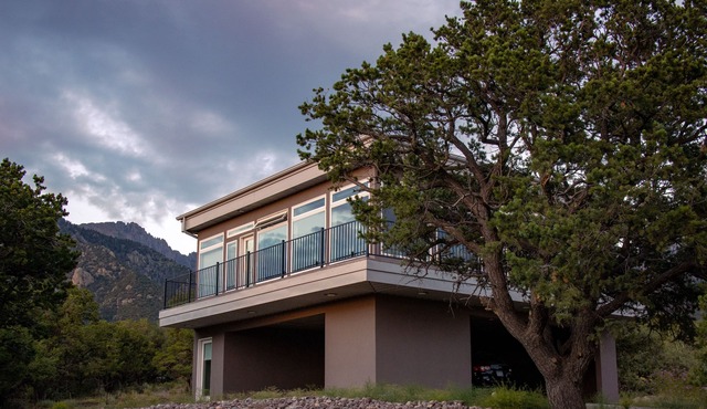 Contemporary Mountain Home With Panoramic Views