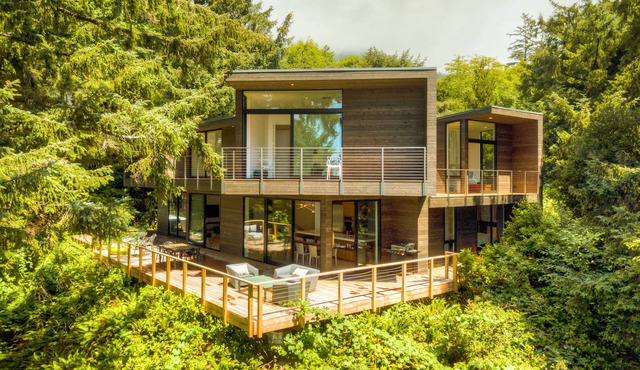 Contemporary Ocean View Home - one of VRBO's 2023 Vacation Homes of the Year!