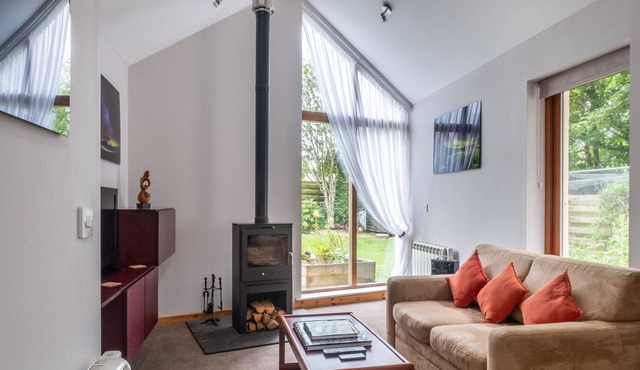 Contemporary One Bedroom Apartment Close To All Amenities In Conservation Area