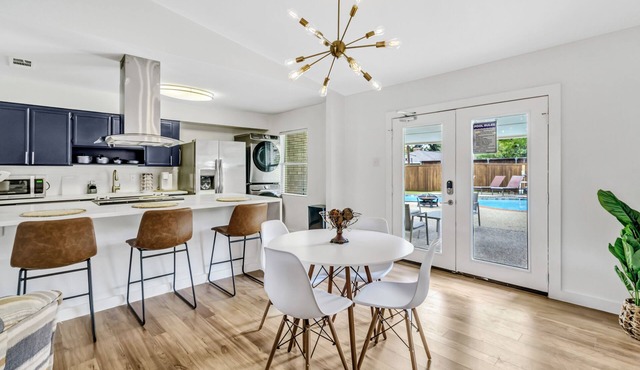 Contemporary Plano Home 4 BR/6 Bed/2 BA. STR-1207-006