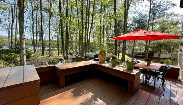 Contemporary, Private, Pocono Mountain Escape (waterfront)