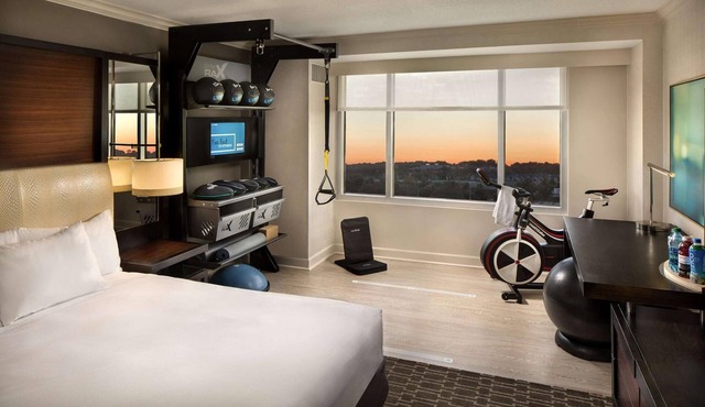 Contemporary Room + Free Airport Shuttle | Delta Flight Museum - 1.1 miles away