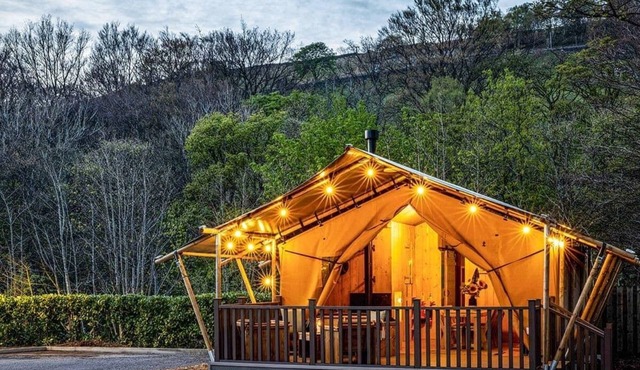 Contemporary secluded lodge with extra privacy and outdoor space.