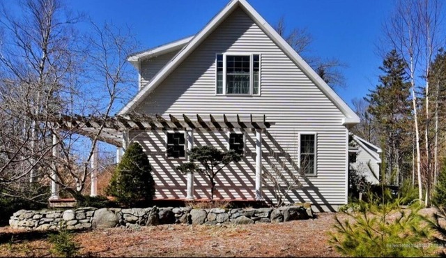 Contemporary, Secluded Home Convenient to Acadia and The Harbors!!