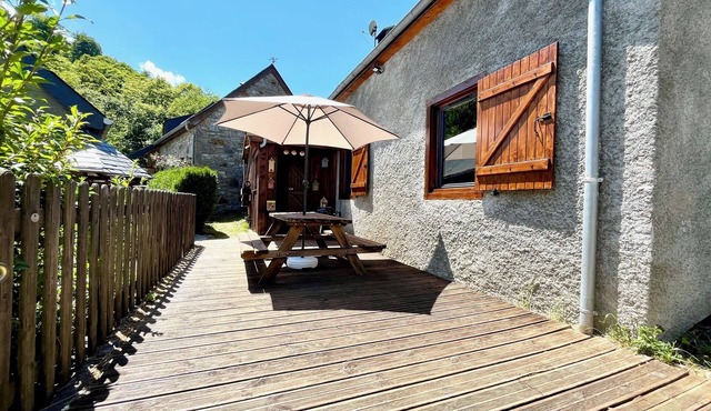 CONTEMPORARY SHEEPFOLD