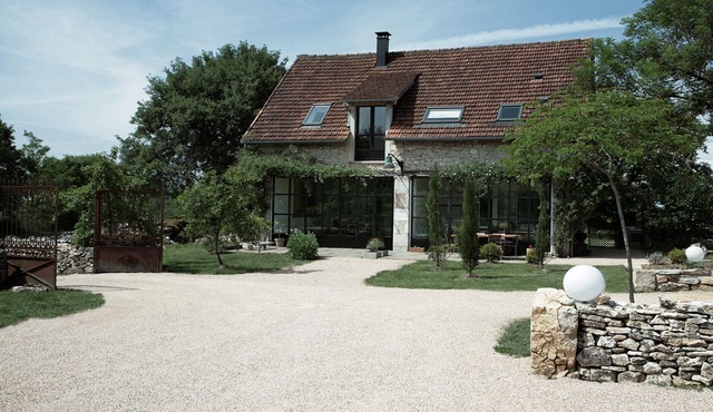 Contemporary style house and regional 1km from the Gulf of Padirac