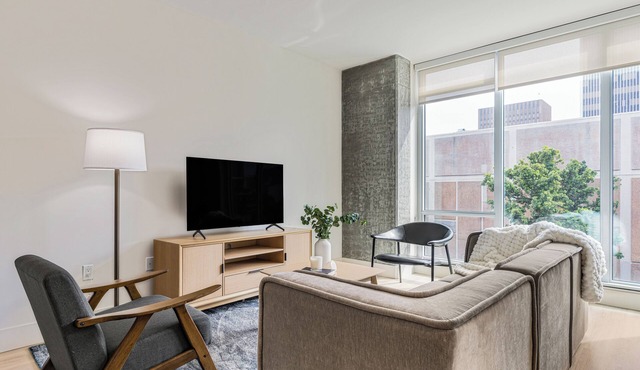 Contemporary Style + Pool + Spa + Gym | Walkable Dining | Ancora by AvantStay