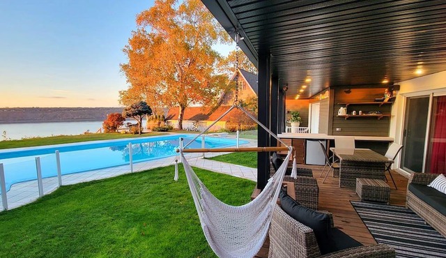 Contemporary style with spectacular view 3-4 BR