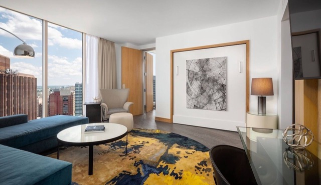 Contemporary Suite with Kitchen and City Views | Swimming Pool | Pet-Friendly