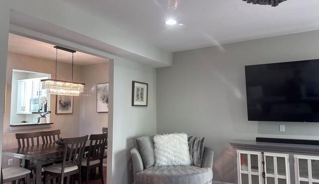 Contemporary Town-home with free parking at premises!