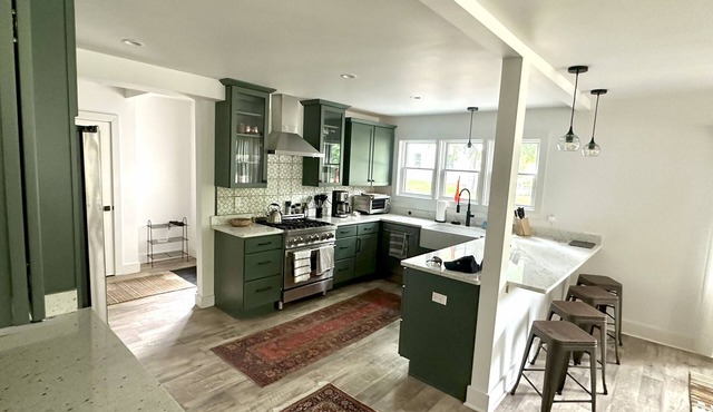 Contemporary two bedroom home, Horton Bay, across from Lake Charlevoix