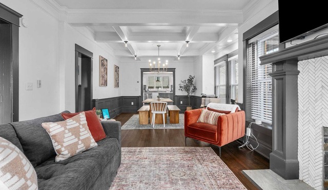 Contemporary Updated 5BR Home Walkable King Beds