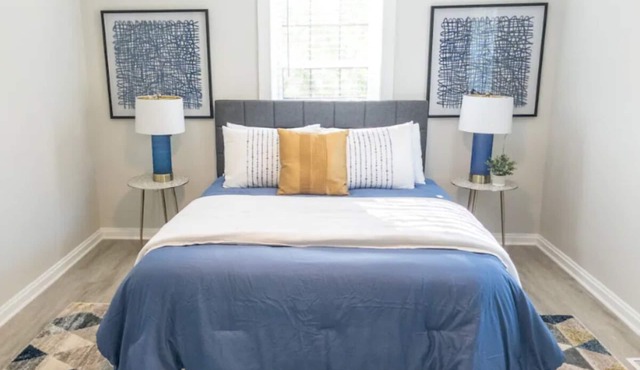 ⭐️Contemporary Upscale Family Villa in ❤️ of town ⚾️