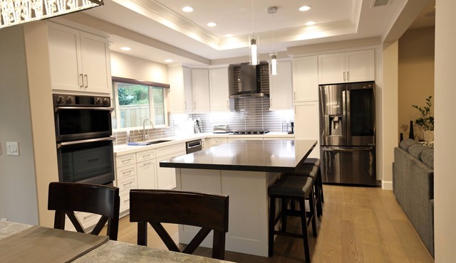 Contemporary, upscale 2BR/2BA - Retirees or Executive - 55+