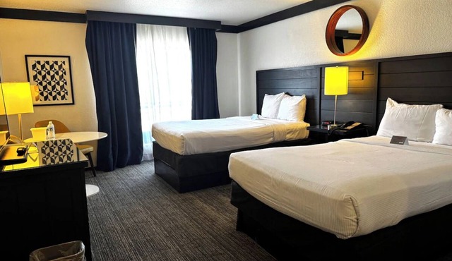 Contemporary Vegas Stay Near Bellagio + Restaurant, Bar & Casino Access