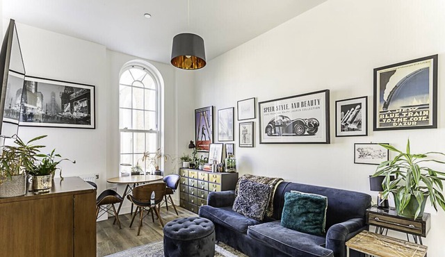 Contemporary Victorian Studio