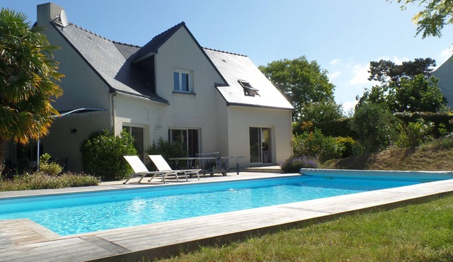Contemporary villa with heated pool near the beach - Petanque court