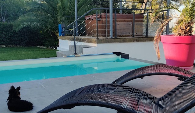 Contemporary villa 215m2 not overlooked