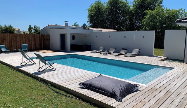 Contemporary villa 4★ with heated pool - between Bordeaux and Lacanau