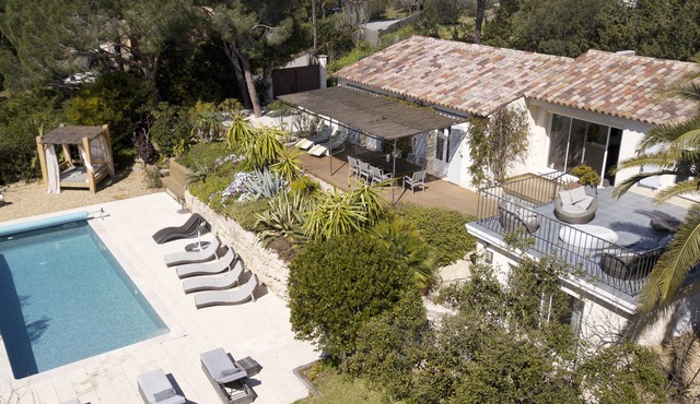 Contemporary villa 500 m beach and club 55