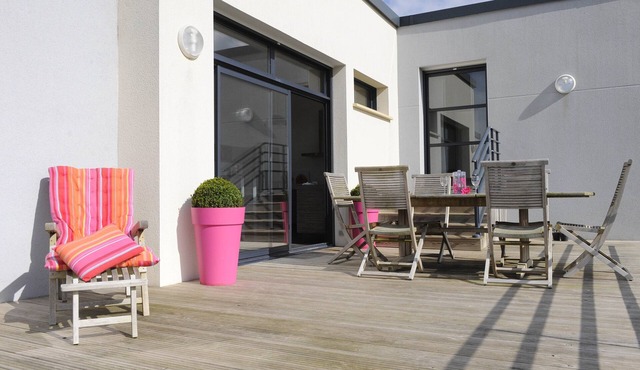 Contemporary villa 'Aberwrach' in Prat ar Coum