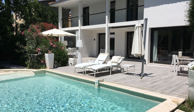 Contemporary villa about 220m2 swimming pool